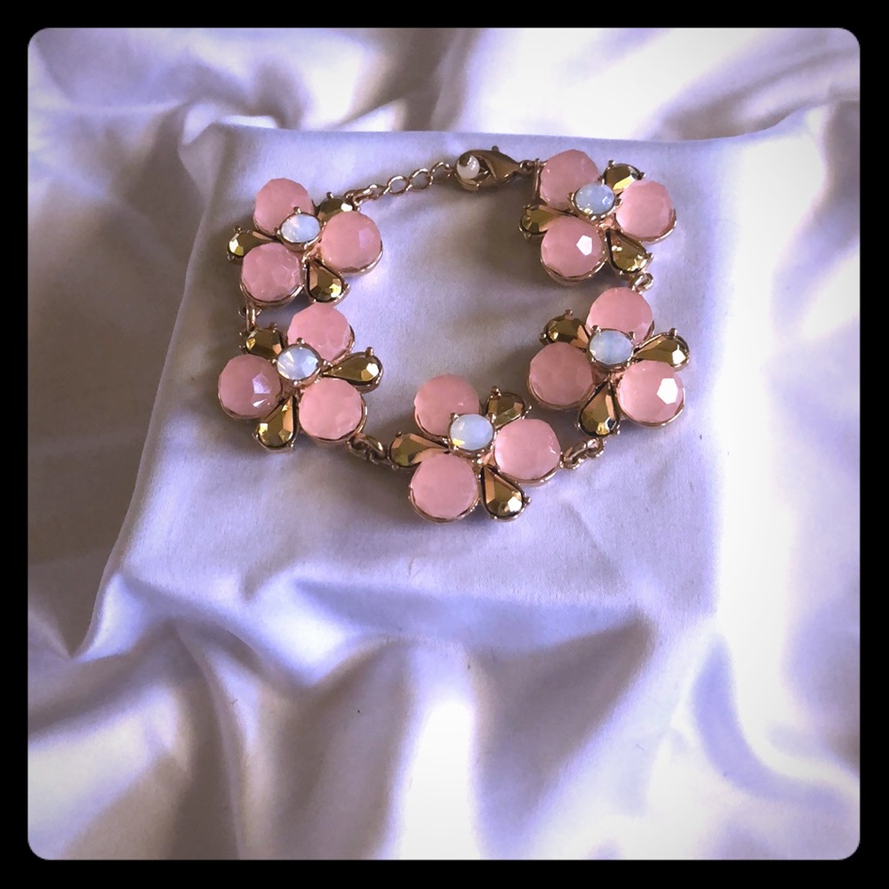 Faceted flower bracelet